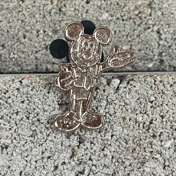 Disney Trading Pins - Picture 7 of 8
